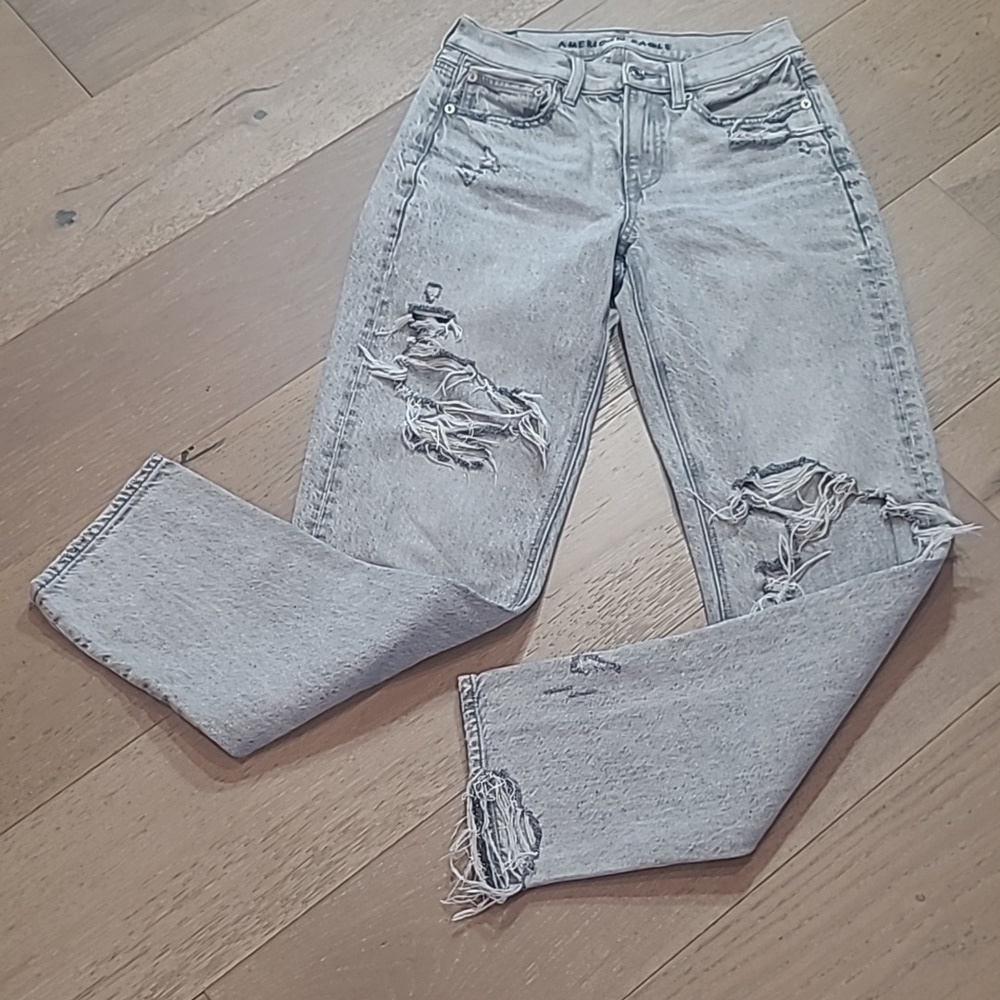 American Eagle Jeans Women's sz 00 Grey Mid Rise Distressed Straight Leg Denim